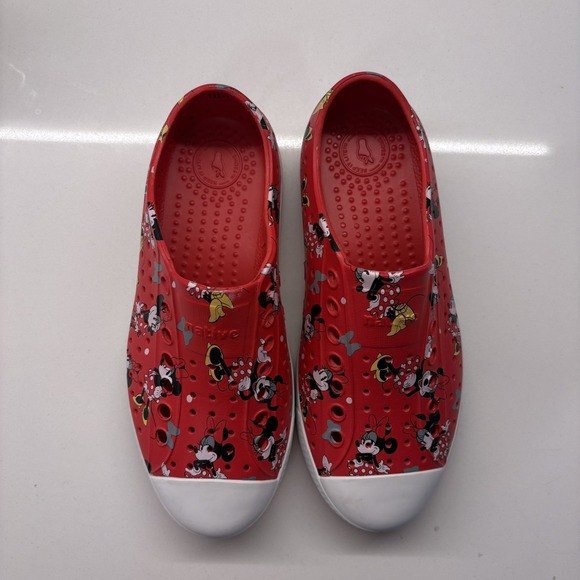 Native Shoes Shoes - ❤️NEW NATIVE Jefferson Minnie Mouse print shoes men's size 4 women's size 6❤️